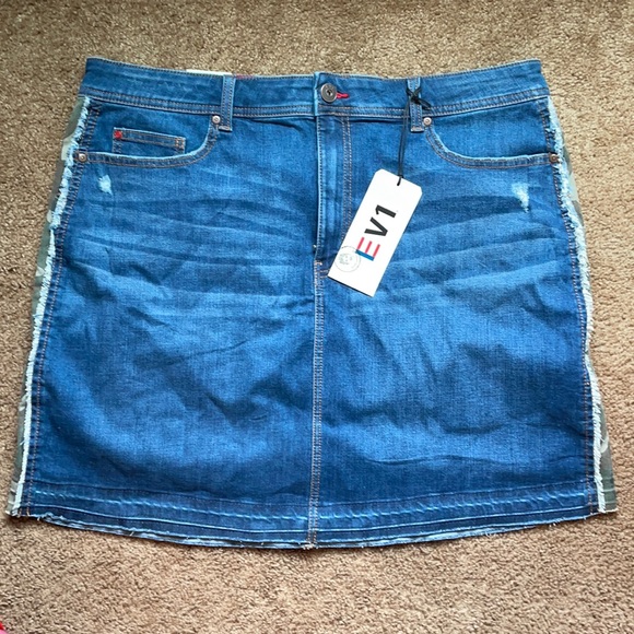 NWT EV 1 Diatressed Jean skirt size 16 - Picture 1 of 7